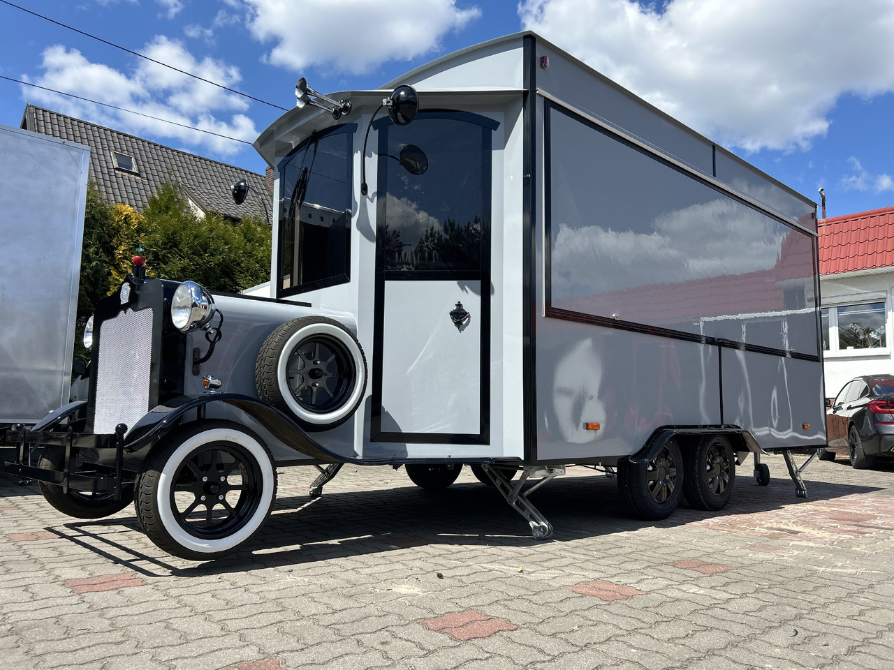 Bodex - Rulota comerciala: Foto 2 Bodex - Rulota comerciala: Foto 2