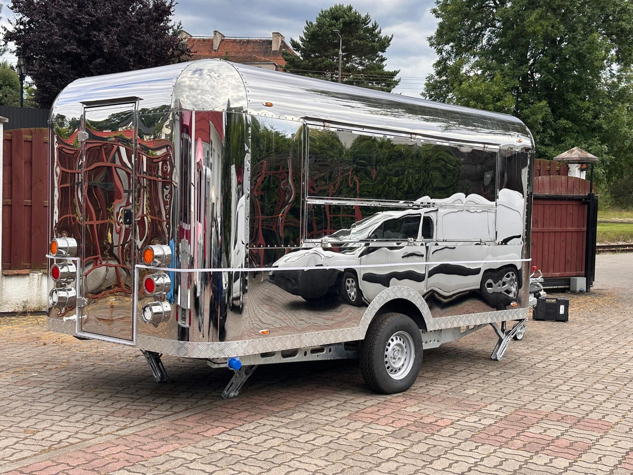 Bodex - Rulota comerciala: Foto 2 Bodex - Rulota comerciala: Foto 2