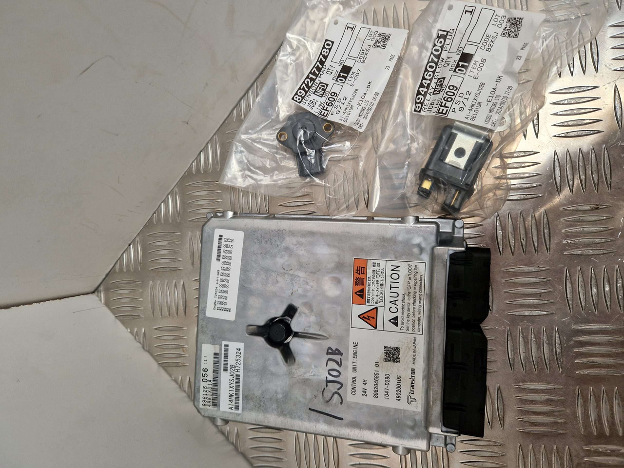 ISUZU ECU 4HK1 XYSJ02B 24V H725324 - Motor şi piese pentru Utilaje constructii: Foto 1 ISUZU ECU 4HK1 XYSJ02B 24V H725324 - Motor şi piese pentru Utilaje constructii: Foto 1