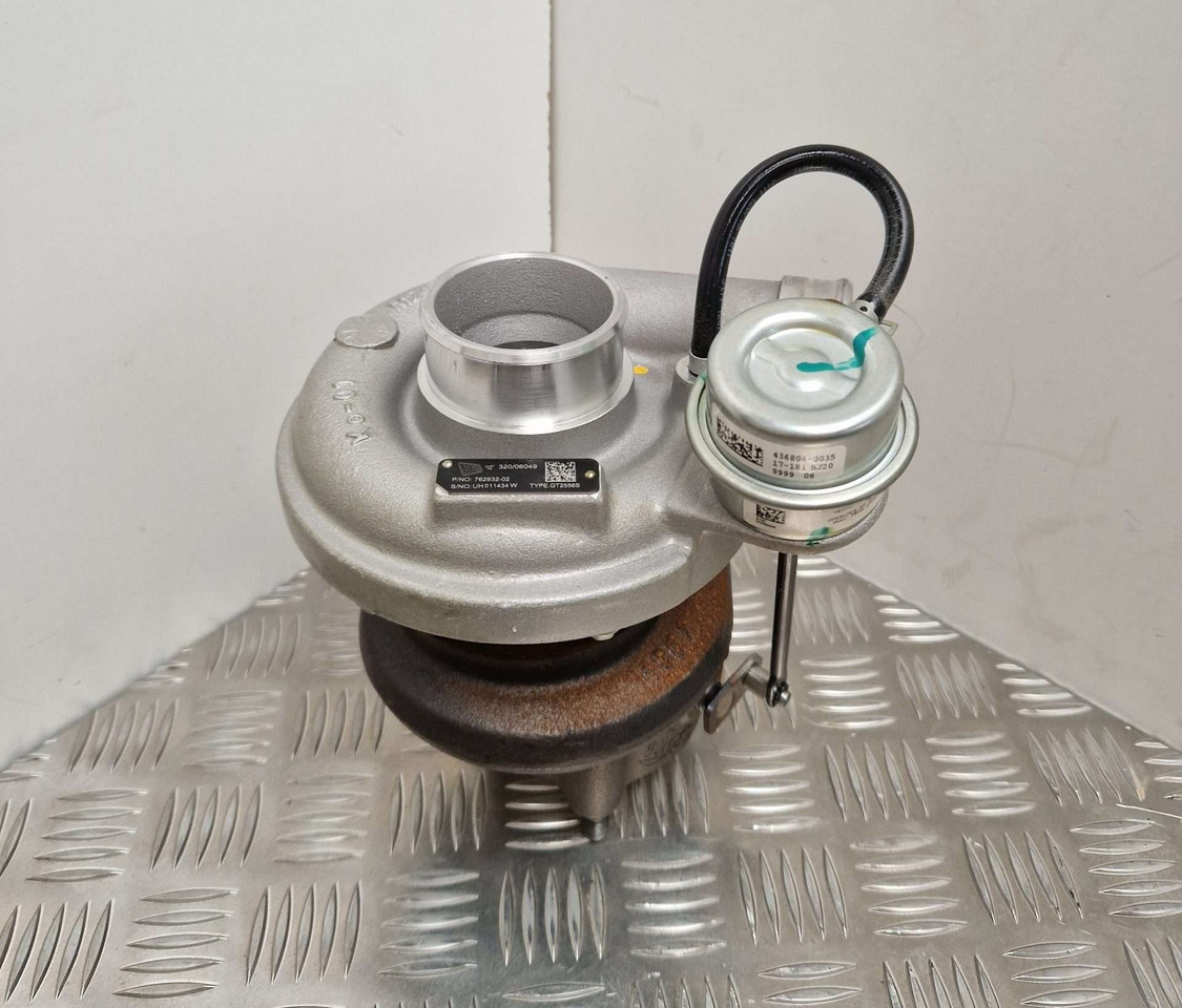 JCB turbocharger 320/06049 Garrett Turbo 762932-02 - Motor şi piese pentru Utilaje constructii: Foto 1 JCB turbocharger 320/06049 Garrett Turbo 762932-02 - Motor şi piese pentru Utilaje constructii: Foto 1