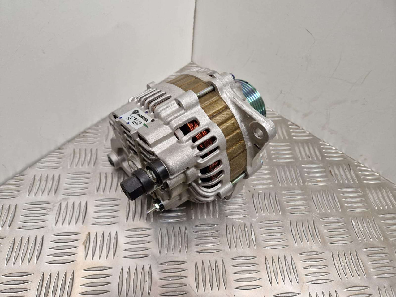 Scania Alternator 1516176 1774592 - Motor şi piese pentru Utilaje constructii: Foto 2 Scania Alternator 1516176 1774592 - Motor şi piese pentru Utilaje constructii: Foto 2