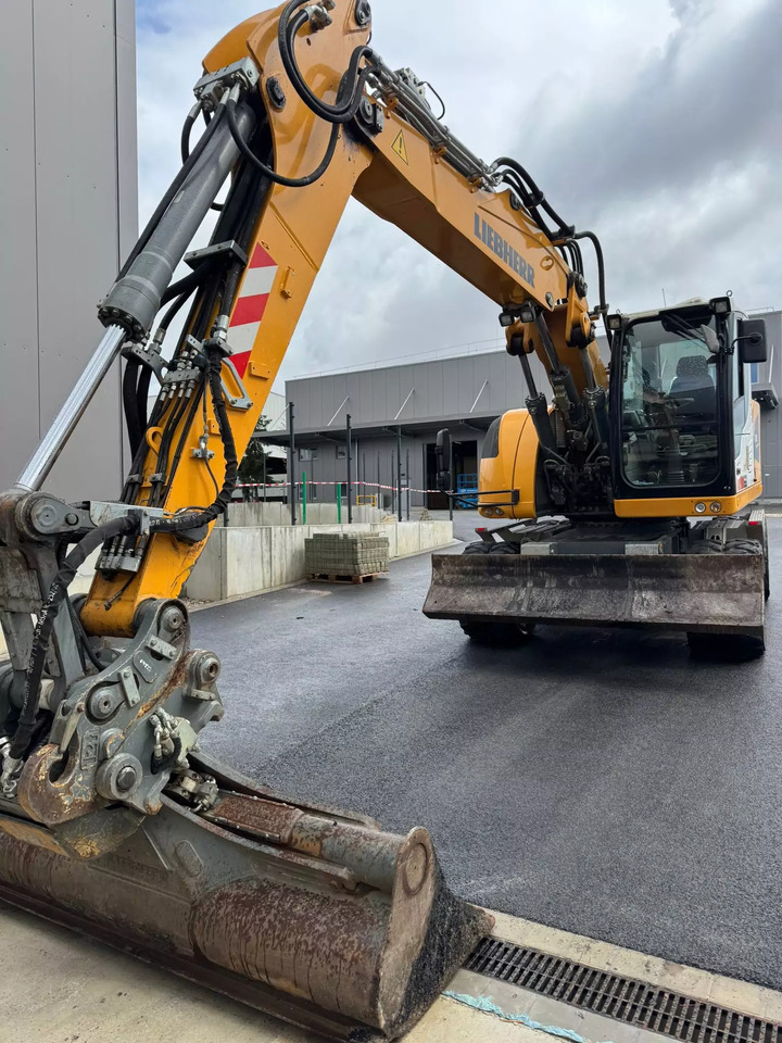 2015 Liebherr A 918Compact - Excavator pe roţi: Foto 1 2015 Liebherr A 918Compact - Excavator pe roţi: Foto 1