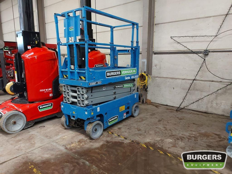 Genie GS1932 - Platforma foarfeca: Foto 1 Genie GS1932 - Platforma foarfeca: Foto 1