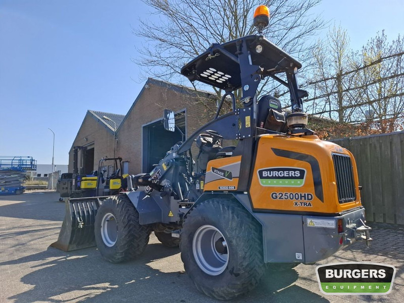 Giant G2500 - Mini încărcător pe şenile: Foto 4 Giant G2500 - Mini încărcător pe şenile: Foto 4