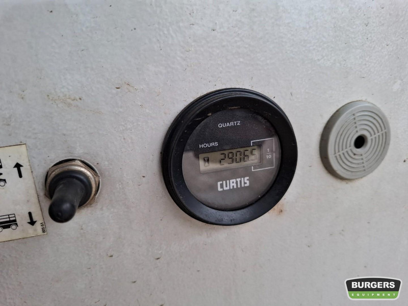 HOLLANDLIFT HL220D25 - Platforma foarfeca: Foto 5 HOLLANDLIFT HL220D25 - Platforma foarfeca: Foto 5