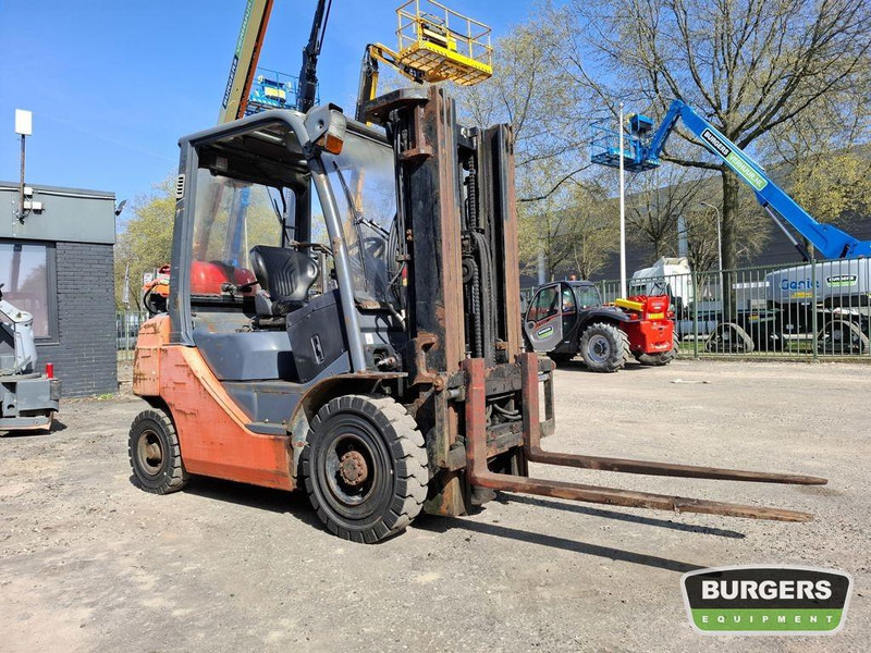 Toyota 02-8FGF20 - Stivuitor GPL: Foto 2 Toyota 02-8FGF20 - Stivuitor GPL: Foto 2