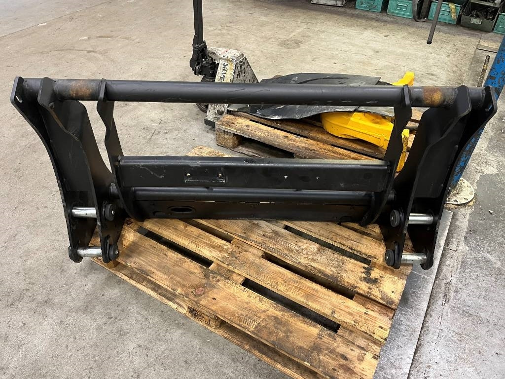 Redskapsfäste Stora Volvo fästet till Quicke Q8 , - Ataşament pentru Utilaje agricole: Foto 3 Redskapsfäste Stora Volvo fästet till Quicke Q8 , - Ataşament pentru Utilaje agricole: Foto 3