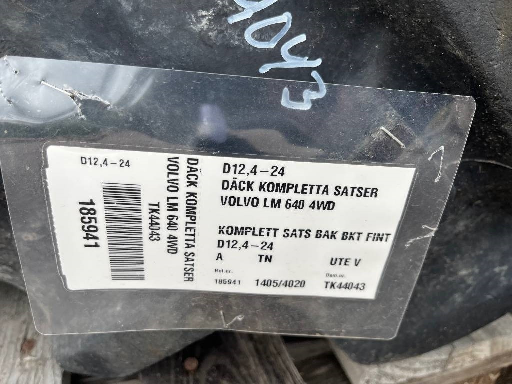 BKT 12,4-24 12 lagers till Volvo 641 640 642 - Anvelopă pentru Utilaje constructii: Foto 2 BKT 12,4-24 12 lagers till Volvo 641 640 642 - Anvelopă pentru Utilaje constructii: Foto 2
