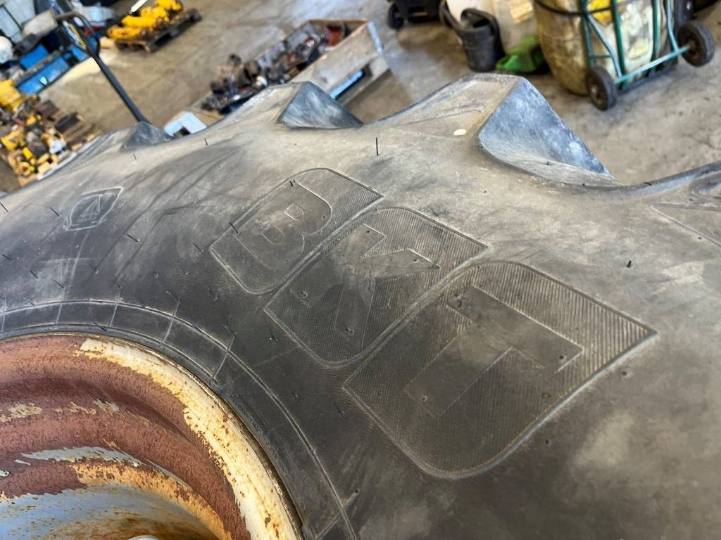 BKT 600/70R30 till Case Magnum 310 - Anvelopă pentru Utilaje agricole: Foto 5 BKT 600/70R30 till Case Magnum 310 - Anvelopă pentru Utilaje agricole: Foto 5