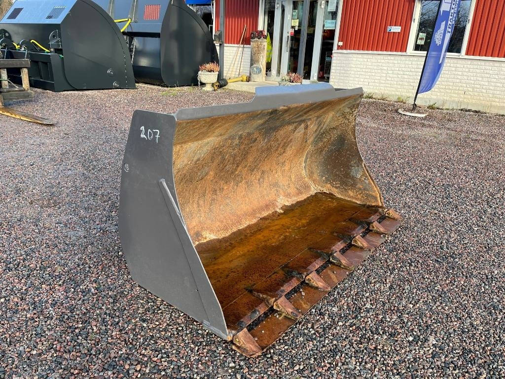 Grusskopa / Jordskopa Bucket Volvo L25 L20 - Cupă pentru Utilaje constructii: Foto 3 Grusskopa / Jordskopa Bucket Volvo L25 L20 - Cupă pentru Utilaje constructii: Foto 3