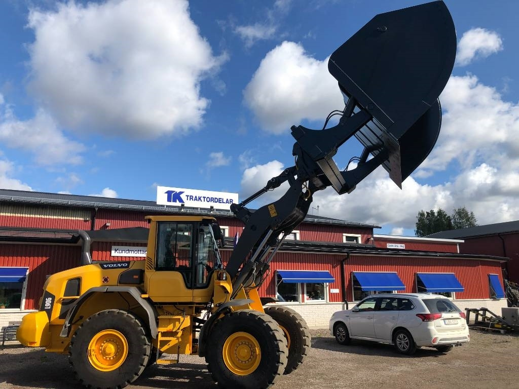 Högtippskopa / Hightipp bucket 9 Kubik - Cupă incărcător pentru Utilaje constructii: Foto 1 Högtippskopa / Hightipp bucket 9 Kubik - Cupă incărcător pentru Utilaje constructii: Foto 1