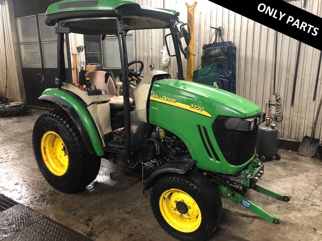 John Deere 3720 Dismantled: only spare parts  - Tractor comunal: Foto 1 John Deere 3720 Dismantled: only spare parts  - Tractor comunal: Foto 1