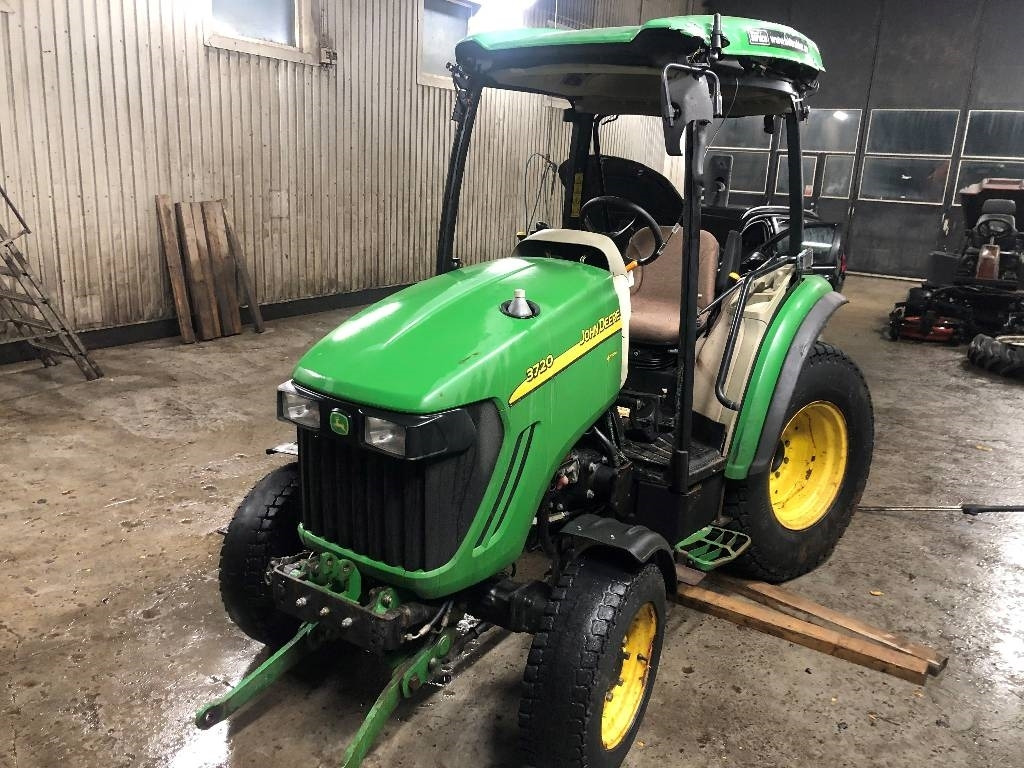 John Deere 3720 Dismantled: only spare parts  - Tractor comunal: Foto 3 John Deere 3720 Dismantled: only spare parts  - Tractor comunal: Foto 3