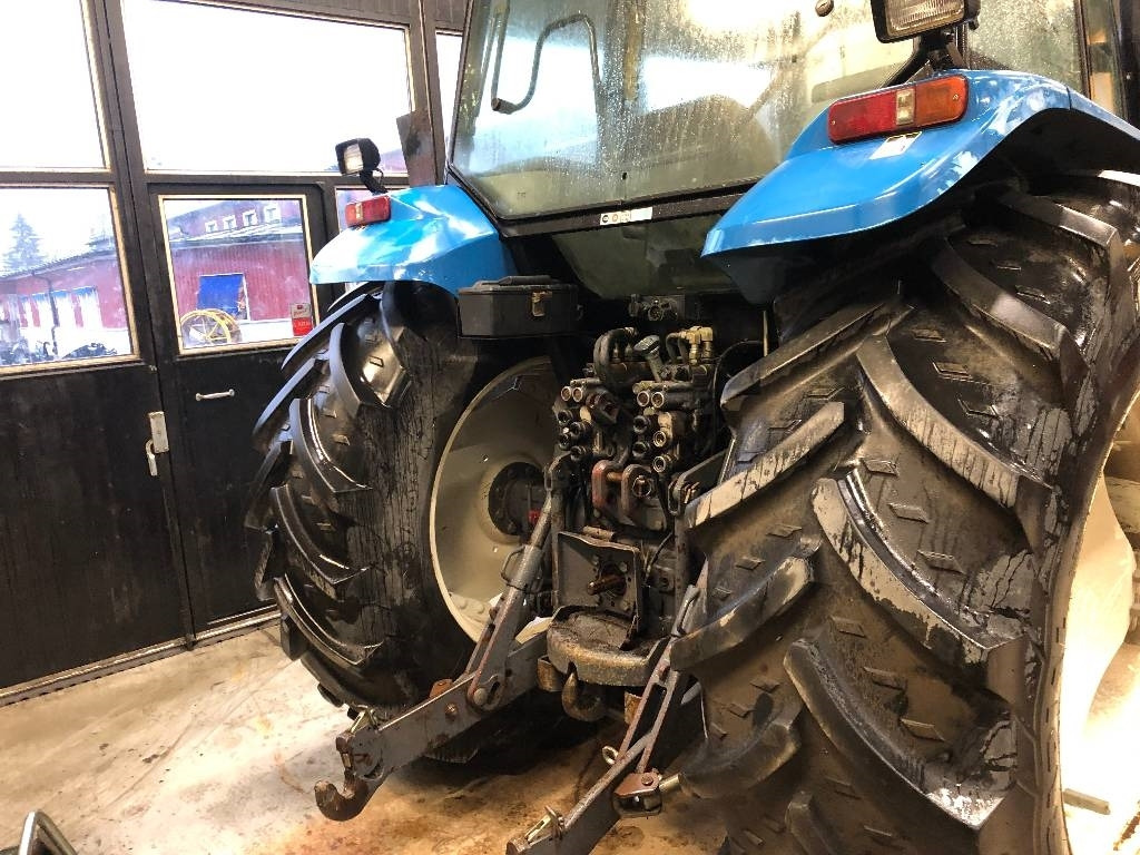 New Holland TS 110 Dismantled: only spare parts - Tractor agricol: Foto 3 New Holland TS 110 Dismantled: only spare parts - Tractor agricol: Foto 3