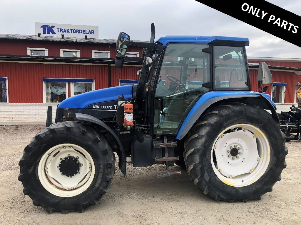 New Holland TS 115 Dismantled: only spare parts - Tractor agricol: Foto 1 New Holland TS 115 Dismantled: only spare parts - Tractor agricol: Foto 1