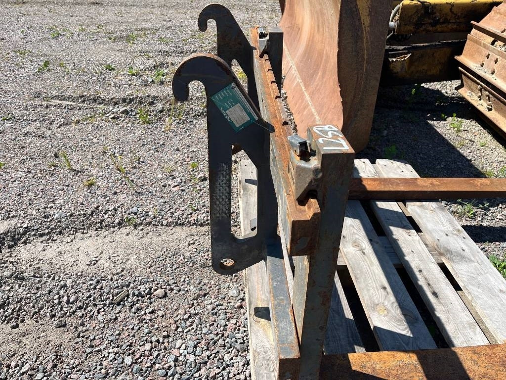 Pallgafflar Gaffelställ Volvo L25 L20 - Furci pentru Utilaje constructii: Foto 3 Pallgafflar Gaffelställ Volvo L25 L20 - Furci pentru Utilaje constructii: Foto 3
