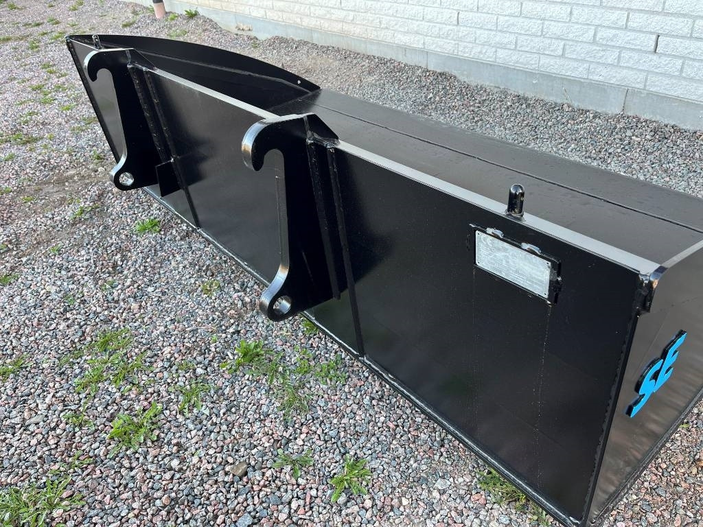 Planeringsskopa SE 2,20 Volvo L30 , L35 - Cupă pentru Utilaje constructii: Foto 4 Planeringsskopa SE 2,20 Volvo L30 , L35 - Cupă pentru Utilaje constructii: Foto 4