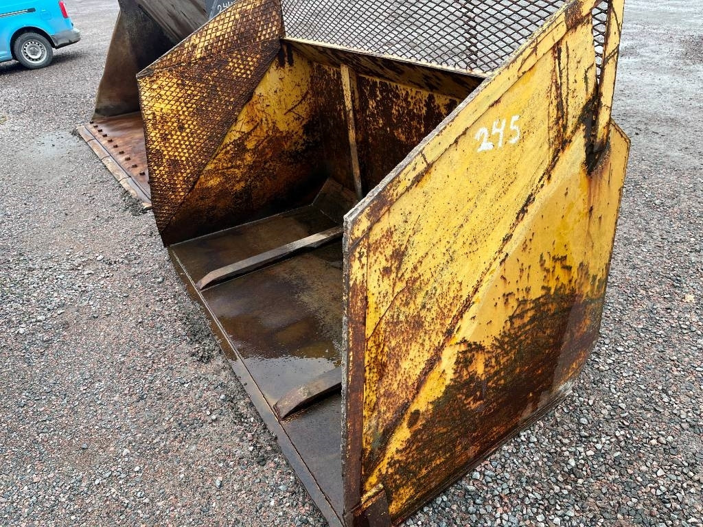 Snöskopa / Lättmatrialskopa Lilla Bm fästet - Cupă pentru Utilaje constructii: Foto 3 Snöskopa / Lättmatrialskopa Lilla Bm fästet - Cupă pentru Utilaje constructii: Foto 3