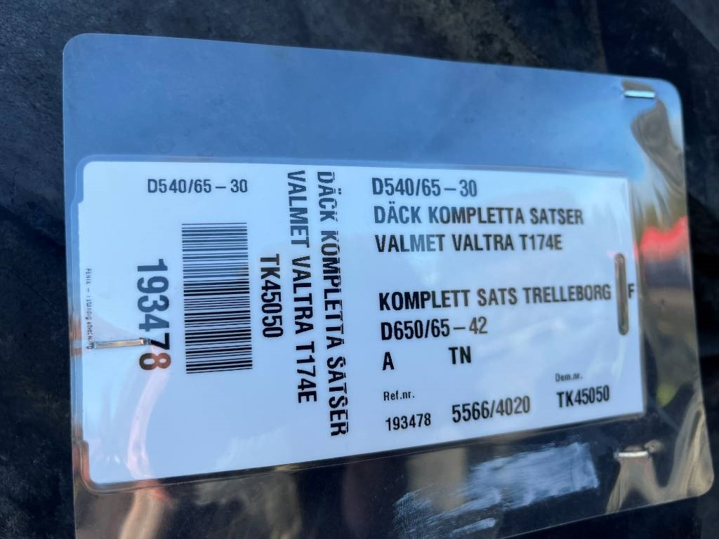 Trelleborg 650/65 42 540/65 30 till Valmet Valtra T174 - Anvelopă pentru Utilaje agricole: Foto 4 Trelleborg 650/65 42 540/65 30 till Valmet Valtra T174 - Anvelopă pentru Utilaje agricole: Foto 4