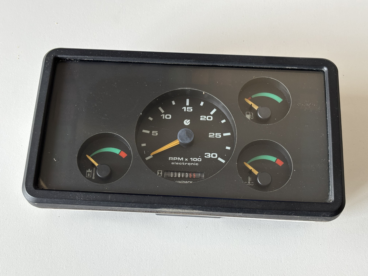 Bobcat T Licznik Speedometr UNIDECK Prędkościomierz - Tablou de bord pentru Utilaje agricole: Foto 1 Bobcat T Licznik Speedometr UNIDECK Prędkościomierz - Tablou de bord pentru Utilaje agricole: Foto 1