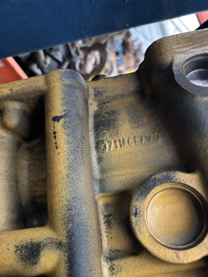 CAT C6.6 666-3106953 Blok Silnika CZĘŚCI - Blocul cilindrilor pentru Utilaje agricole: Foto 4 CAT C6.6 666-3106953 Blok Silnika CZĘŚCI - Blocul cilindrilor pentru Utilaje agricole: Foto 4