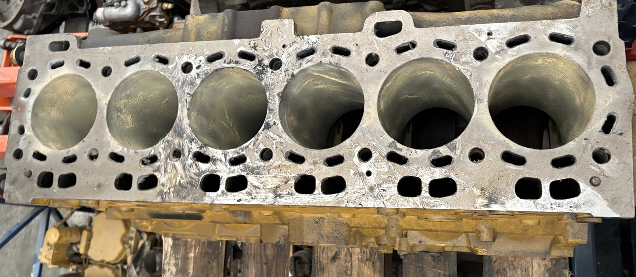 CAT C6.6 666-3106953 Blok Silnika CZĘŚCI - Blocul cilindrilor pentru Utilaje agricole: Foto 2 CAT C6.6 666-3106953 Blok Silnika CZĘŚCI - Blocul cilindrilor pentru Utilaje agricole: Foto 2