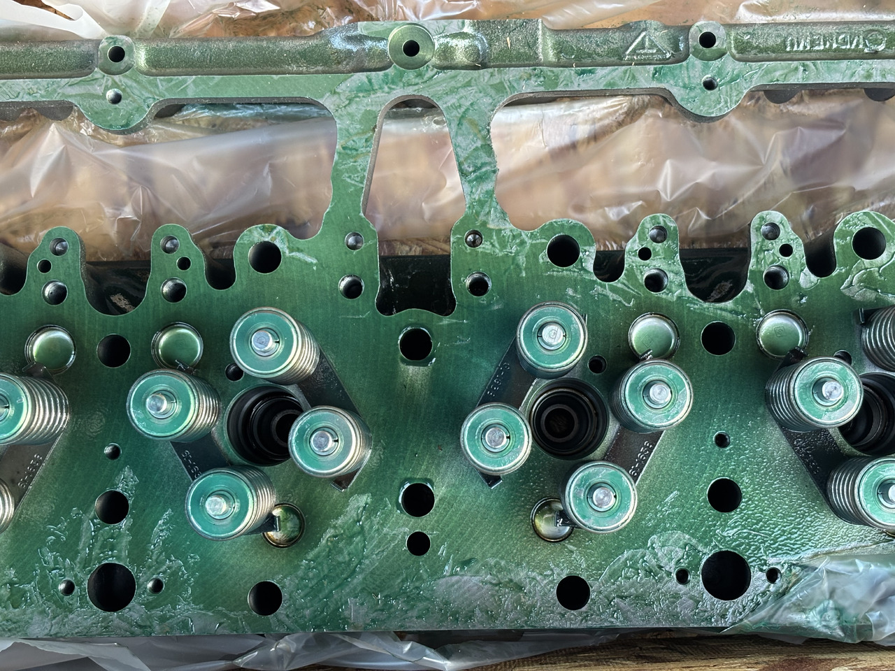 CAT Caterpillar C12 - głowica silnika kompletna NOWA 148-2134 3176C 3196 - Motor şi piese pentru Utilaje constructii: Foto 3 CAT Caterpillar C12 - głowica silnika kompletna NOWA 148-2134 3176C 3196 - Motor şi piese pentru Utilaje constructii: Foto 3