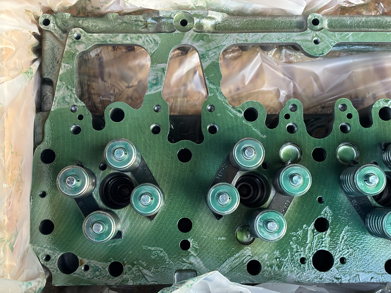 CAT Caterpillar C12 - głowica silnika kompletna NOWA 148-2134 3176C 3196 - Motor şi piese pentru Utilaje constructii: Foto 2 CAT Caterpillar C12 - głowica silnika kompletna NOWA 148-2134 3176C 3196 - Motor şi piese pentru Utilaje constructii: Foto 2