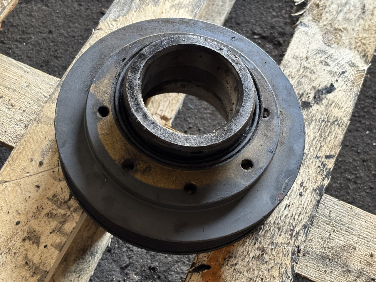 CAT Caterpillar C9 153-1036 Koło pasowe wału korbowego z 8 rowkami 1531036 - Motor şi piese pentru Utilaje agricole: Foto 2 CAT Caterpillar C9 153-1036 Koło pasowe wału korbowego z 8 rowkami 1531036 - Motor şi piese pentru Utilaje agricole: Foto 2