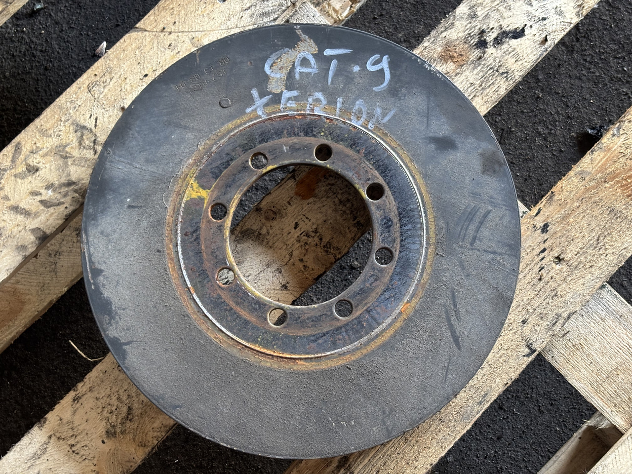 CAT Caterpillar C9 167-8121 Tłumik drgań wału korbowego 1678121 - Arbore cotit pentru Utilaje agricole: Foto 1 CAT Caterpillar C9 167-8121 Tłumik drgań wału korbowego 1678121 - Arbore cotit pentru Utilaje agricole: Foto 1