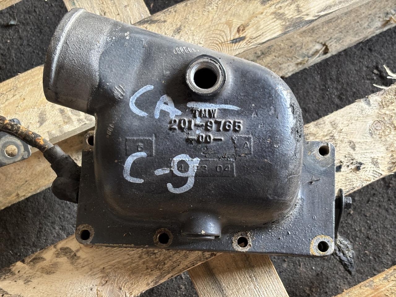 CAT Caterpillar C9 201-9765 Kolanko Wlotu Powietrza 2019765 - Conductă admisie pentru Utilaje agricole: Foto 1 CAT Caterpillar C9 201-9765 Kolanko Wlotu Powietrza 2019765 - Conductă admisie pentru Utilaje agricole: Foto 1
