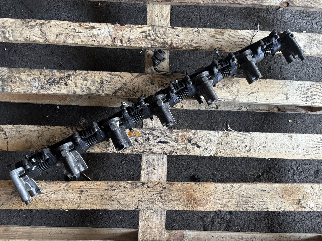 CAT Caterpillar C9 Klawiatura Dźwigienka Popychacz - Transmisie pentru Utilaje agricole: Foto 4 CAT Caterpillar C9 Klawiatura Dźwigienka Popychacz - Transmisie pentru Utilaje agricole: Foto 4