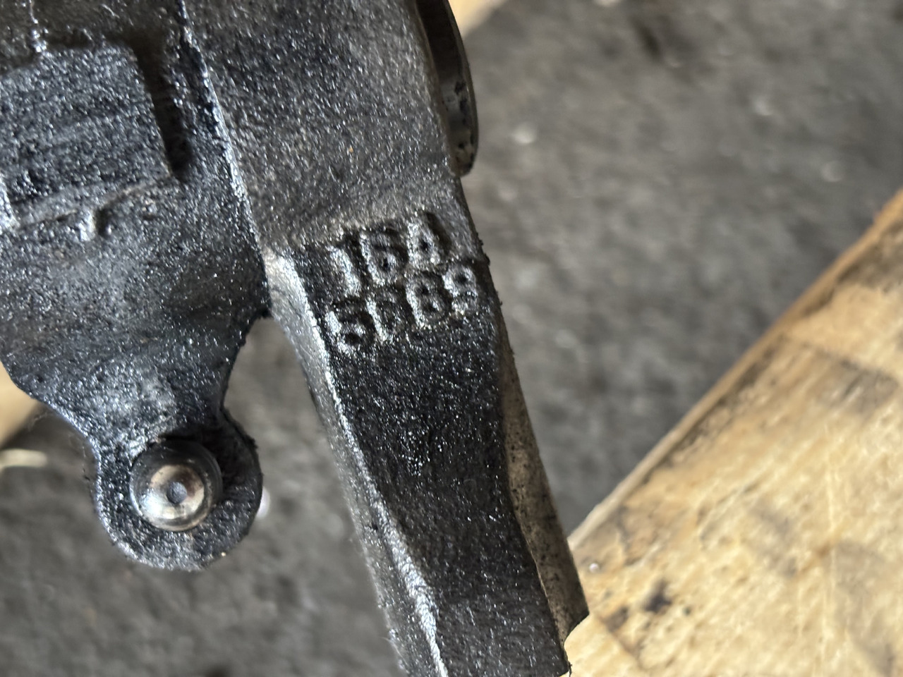 CAT Caterpillar C9 Klawiatura Dźwigienka Popychacz - Transmisie pentru Utilaje agricole: Foto 3 CAT Caterpillar C9 Klawiatura Dźwigienka Popychacz - Transmisie pentru Utilaje agricole: Foto 3