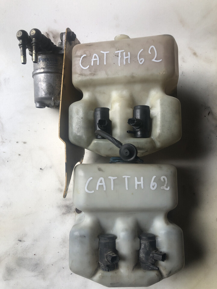 CAT TH62-zbiornik płynu do spryskiwacza/Caterpillar TH62 -pojemnik płynu do spryskiwaczy - Caroserie și exterior pentru Stivuitor telescopic: Foto 1 CAT TH62-zbiornik płynu do spryskiwacza/Caterpillar TH62 -pojemnik płynu do spryskiwaczy - Caroserie și exterior pentru Stivuitor telescopic: Foto 1