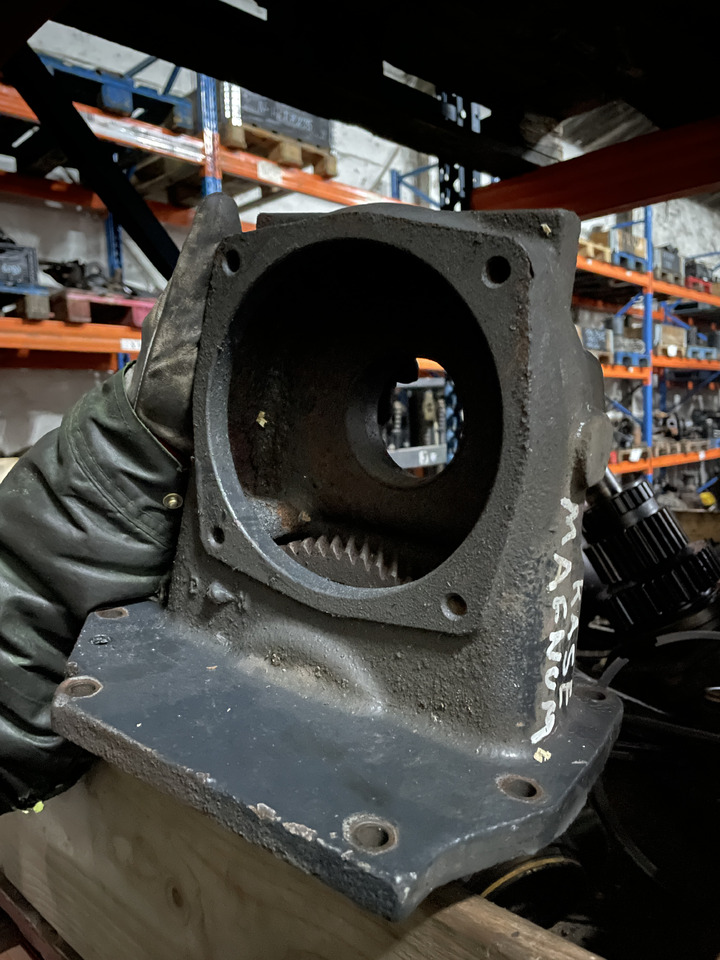 Case Magnum - obudowa napędu pompy hydraulicznej 84379688 - Pompa hidraulica pentru Utilaje agricole: Foto 1 Case Magnum - obudowa napędu pompy hydraulicznej 84379688 - Pompa hidraulica pentru Utilaje agricole: Foto 1