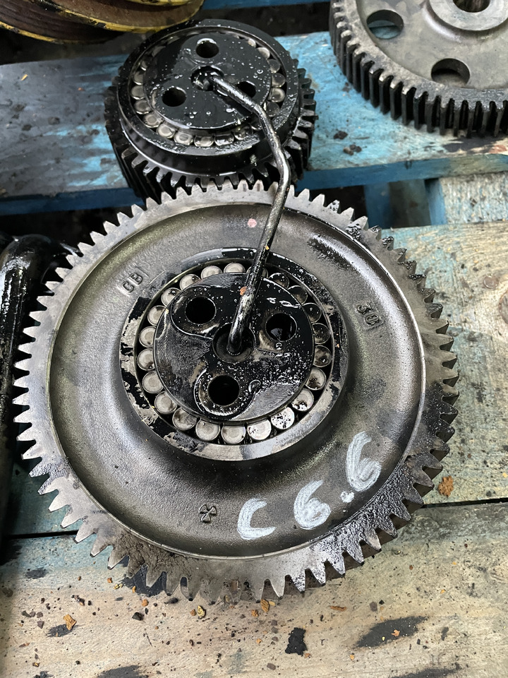 Caterpillar Cat Perkins 1106D C6.6 - koło zębate - Transmisie pentru Utilaje constructii: Foto 1 Caterpillar Cat Perkins 1106D C6.6 - koło zębate - Transmisie pentru Utilaje constructii: Foto 1