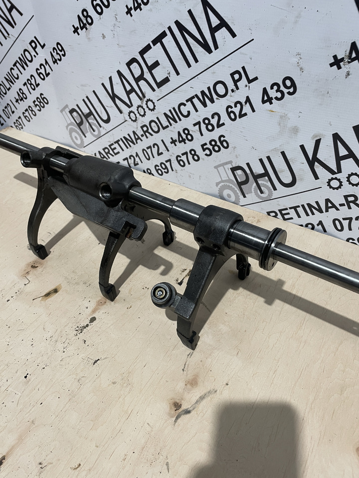 Claas Ares 696 - widełki sprzęgło 6005018926 6005018925 - Ambreiaj și piese pentru Utilaje agricole: Foto 3 Claas Ares 696 - widełki sprzęgło 6005018926 6005018925 - Ambreiaj și piese pentru Utilaje agricole: Foto 3