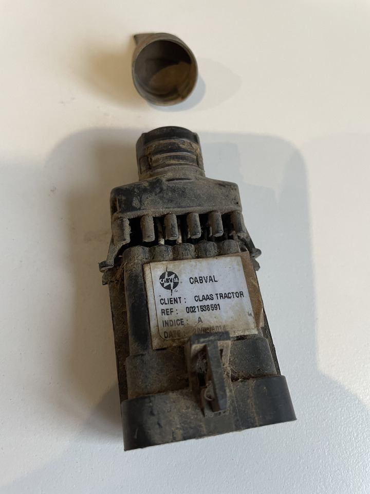 Claas Arion Axion - wtyczka kabel zaślepka 0021538591 - Sistem electric pentru Tractor agricol: Foto 1 Claas Arion Axion - wtyczka kabel zaślepka 0021538591 - Sistem electric pentru Tractor agricol: Foto 1