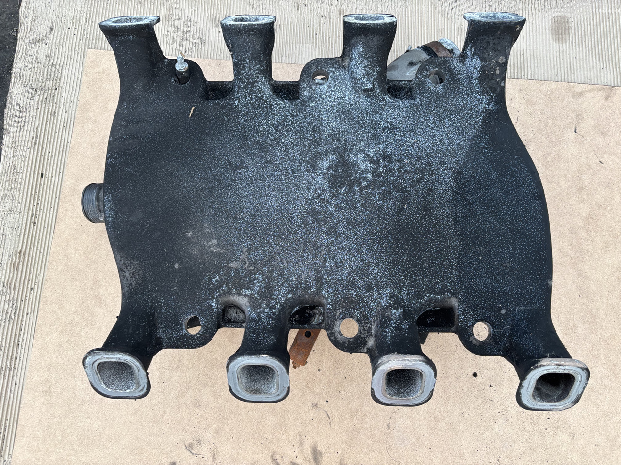 Claas Lexion 780 Kolektor Ssący OM502LA 5420982317 5420980617 - Galerie admisie pentru Combină de recoltat cereale: Foto 4 Claas Lexion 780 Kolektor Ssący OM502LA 5420982317 5420980617 - Galerie admisie pentru Combină de recoltat cereale: Foto 4