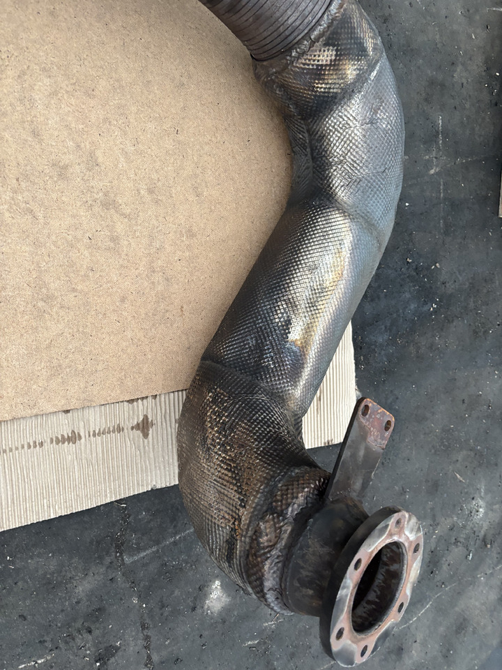Claas Lexion 780 Rura Wydechowa Wydech EXHAUST PIPE ISO 0007804091 00 07819781 - Țeavă esapament pentru Combină de recoltat cereale: Foto 5 Claas Lexion 780 Rura Wydechowa Wydech EXHAUST PIPE ISO 0007804091 00 07819781 - Țeavă esapament pentru Combină de recoltat cereale: Foto 5