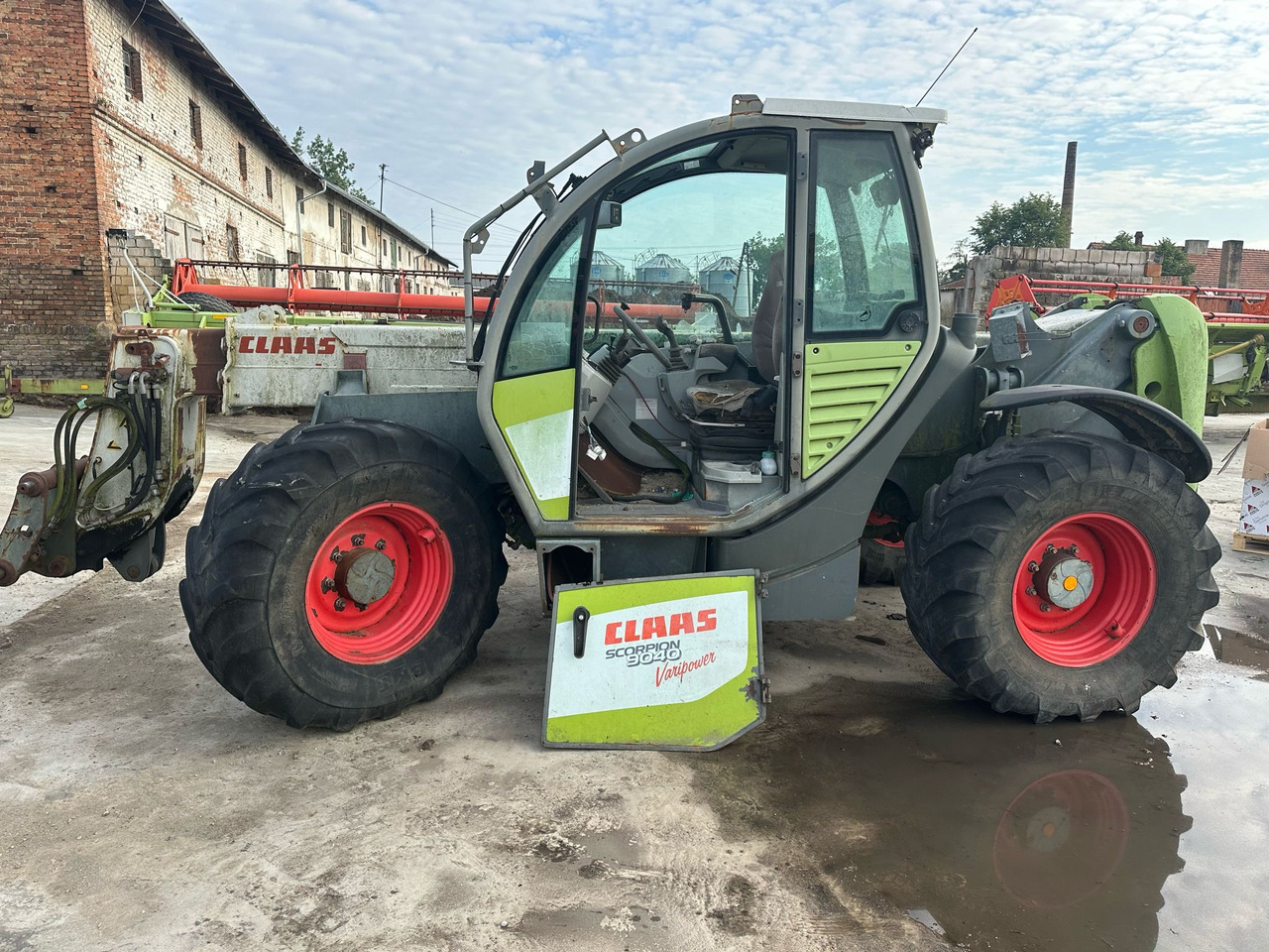 Claas Scorpion 9040 Variopower - tłumik wydech - Toba esapament pentru Utilaje agricole: Foto 1 Claas Scorpion 9040 Variopower - tłumik wydech - Toba esapament pentru Utilaje agricole: Foto 1