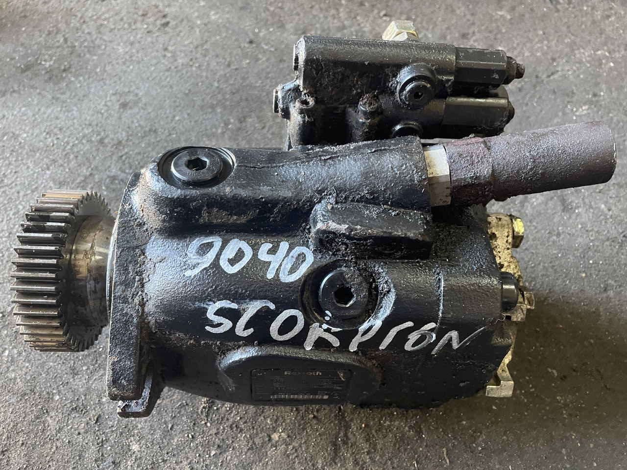 Claas Scorpion 9040 - pompa hydrauliczna R902455758 - Pompa hidraulica pentru Utilaje agricole: Foto 1 Claas Scorpion 9040 - pompa hydrauliczna R902455758 - Pompa hidraulica pentru Utilaje agricole: Foto 1