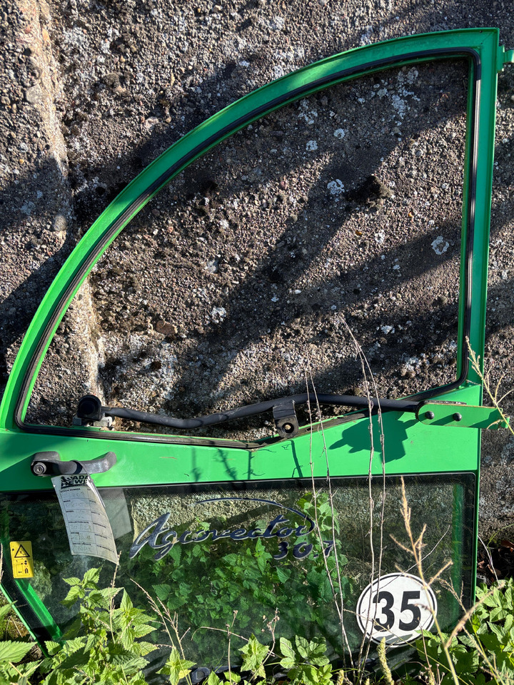 DEUTZ-FAHR Agrovector 30.7 Drzwi Lewe - Uşă și piese pentru Utilaje agricole: Foto 1 DEUTZ-FAHR Agrovector 30.7 Drzwi Lewe - Uşă și piese pentru Utilaje agricole: Foto 1