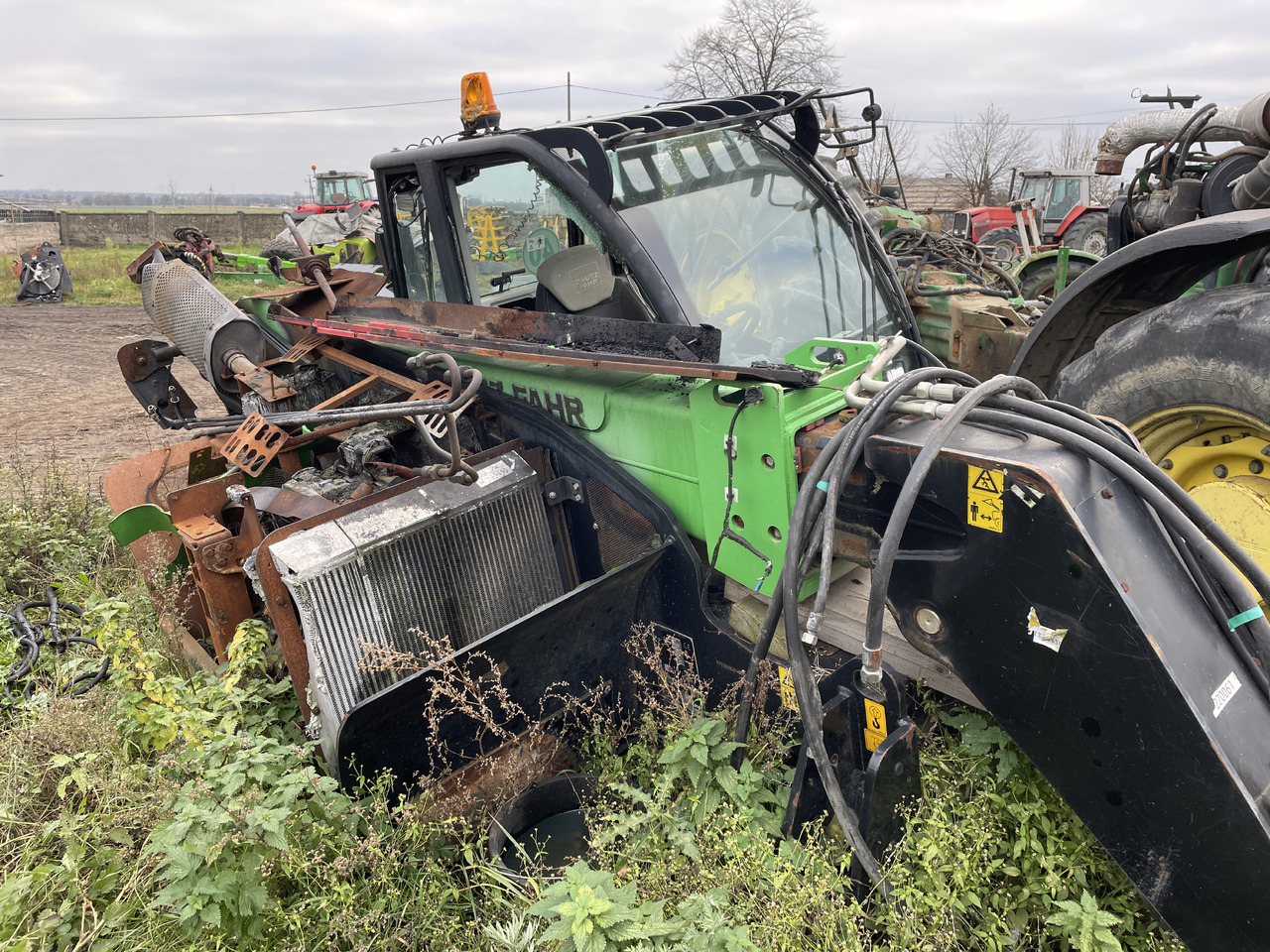 Deutz-Fahr Agrovector 30.7 ładowarka - części - kabina drzwi szyby błotniki - Uşă și piese pentru Utilaje agricole: Foto 3 Deutz-Fahr Agrovector 30.7 ładowarka - części - kabina drzwi szyby błotniki - Uşă și piese pentru Utilaje agricole: Foto 3