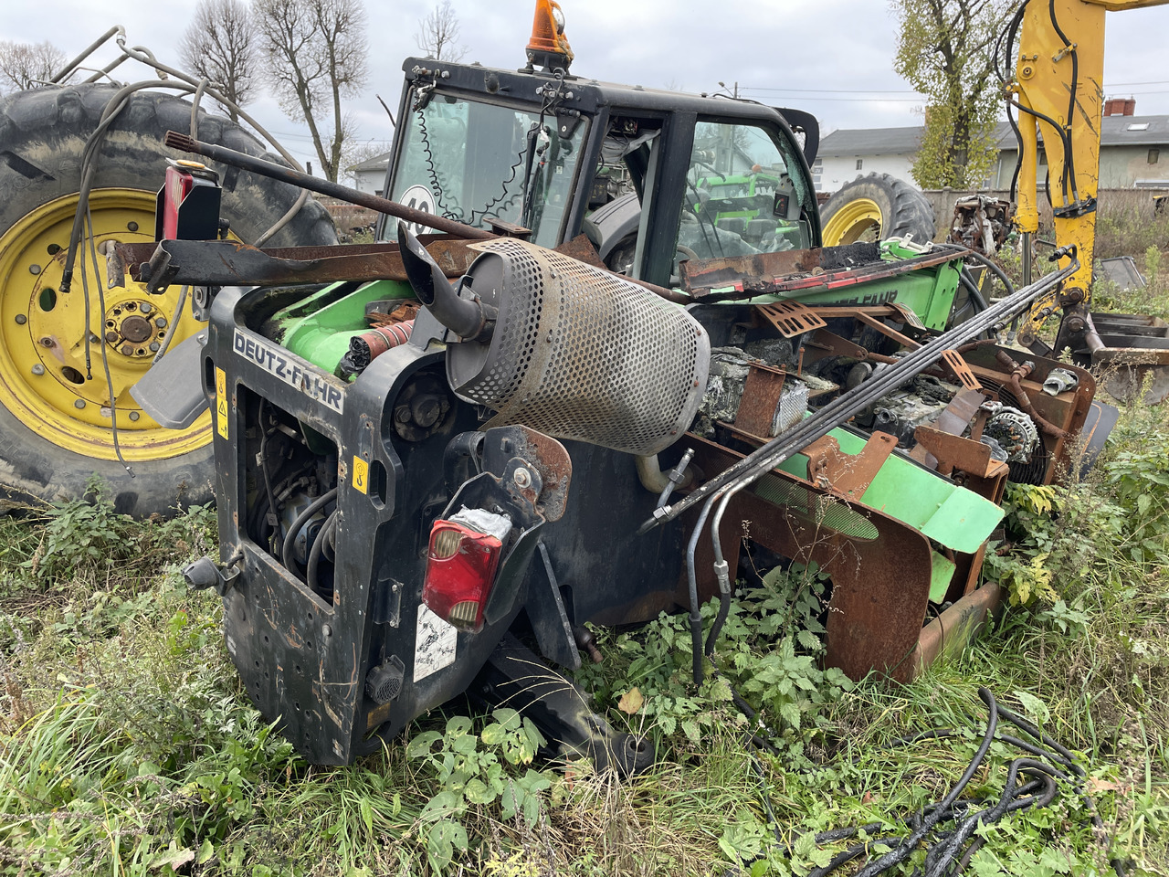 Deutz-Fahr Agrovector 30.7 ładowarka - części - kabina drzwi szyby błotniki - Uşă și piese pentru Utilaje agricole: Foto 2 Deutz-Fahr Agrovector 30.7 ładowarka - części - kabina drzwi szyby błotniki - Uşă și piese pentru Utilaje agricole: Foto 2