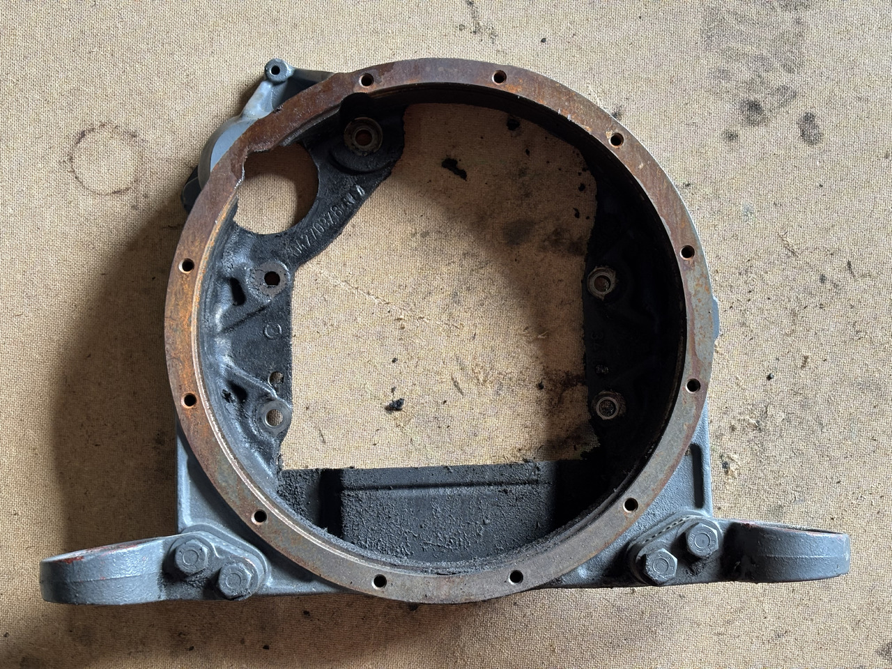 Deutz TD2011 D2011 D2011L04W Obudowa dzwonu koła zamachowego 04270978 - Volant: Foto 1 Deutz TD2011 D2011 D2011L04W Obudowa dzwonu koła zamachowego 04270978 - Volant: Foto 1