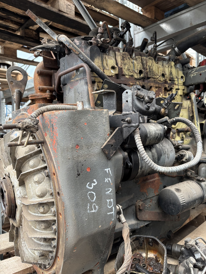 Fendt 309 Deutz TD226-B4 MWM  Silnik Blok Pokrywa Obudowa Koło Zamachowe Miska Olejowa CZĘŚCI - Volant pentru Utilaje agricole: Foto 2 Fendt 309 Deutz TD226-B4 MWM  Silnik Blok Pokrywa Obudowa Koło Zamachowe Miska Olejowa CZĘŚCI - Volant pentru Utilaje agricole: Foto 2