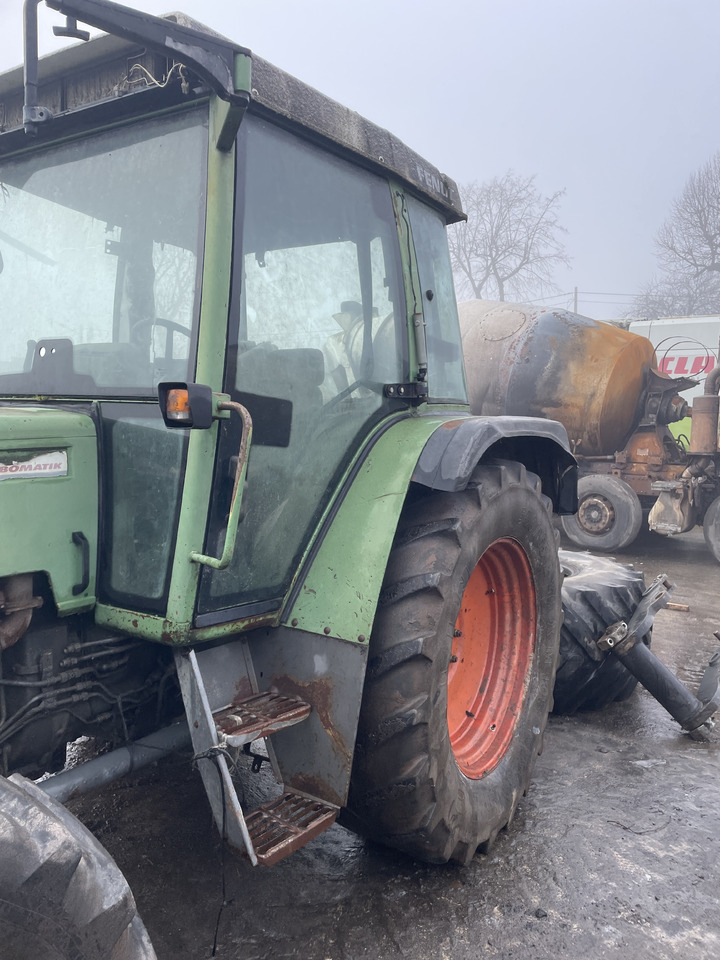 Fendt Farmer 309 - kabina dach drzwi - Uşă și piese pentru Utilaje agricole: Foto 3 Fendt Farmer 309 - kabina dach drzwi - Uşă și piese pentru Utilaje agricole: Foto 3