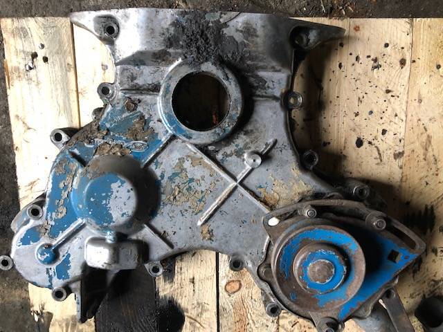 Ford TW Ford fonn-6015-DA - Obudowa Rozrządu - Motor şi piese pentru Utilaje agricole: Foto 3 Ford TW Ford fonn-6015-DA - Obudowa Rozrządu - Motor şi piese pentru Utilaje agricole: Foto 3