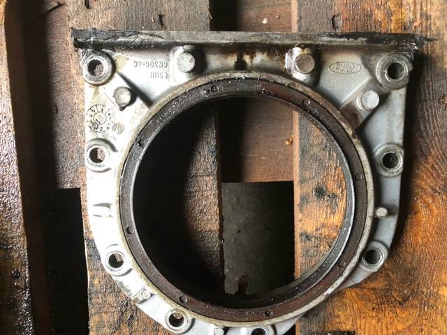 Ford TW Ford fonn-6015-DA - Obudowa Rozrządu - Motor şi piese pentru Utilaje agricole: Foto 1 Ford TW Ford fonn-6015-DA - Obudowa Rozrządu - Motor şi piese pentru Utilaje agricole: Foto 1